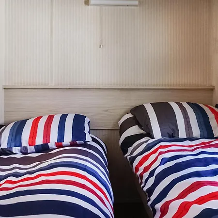 Vakantiehuis 2 Bedroom Beautiful In Mielno (Koszalin)