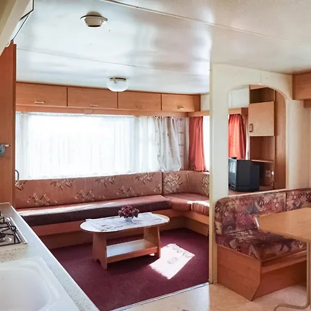 2 Bedroom Amazing In Ferienhaus Mielno